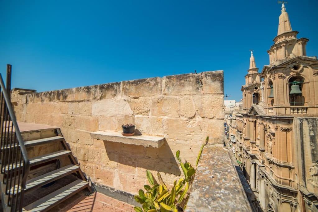 Juf- Juliana'S Unique Townhouse Apartment Valletta Bagian luar foto