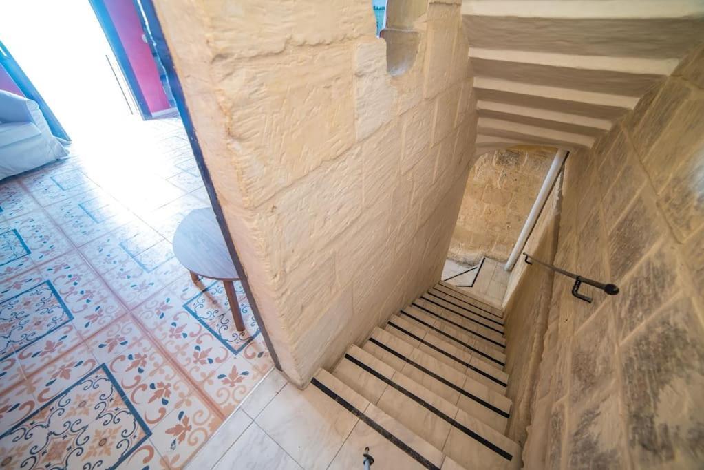 Juf- Juliana'S Unique Townhouse Apartment Valletta Bagian luar foto